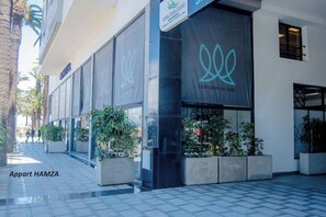 تفاصيل الفندق من الخارج