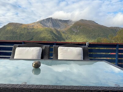 Spacious house, with boat, in beautiful landscape