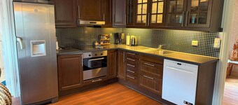 Casa espaciosa, con barco, en hermoso paisaje