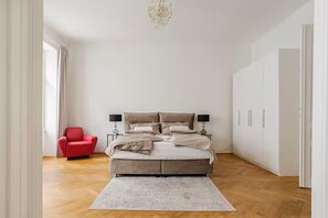 2 bedrooms, iron/ironing board, Internet, bed sheets