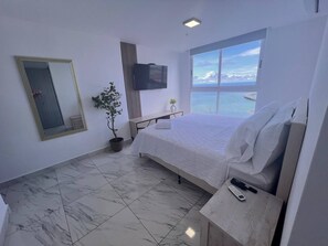 2 bedrooms, iron/ironing board, internet, bed sheets
