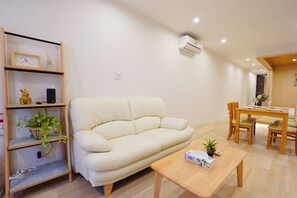 Unclassified image, 5 of 14, button - Pleasant Dream Japanese Residence (Osaka)