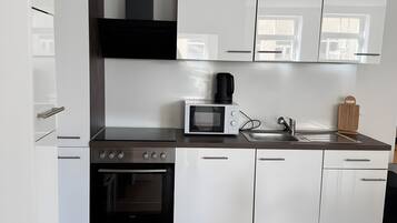 Kühlschrank, Mikrowelle, Geschirrspüler