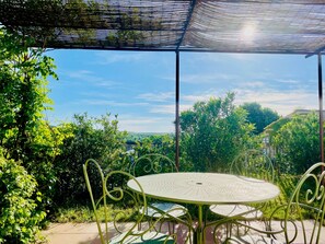 Outdoor dining - Chez Georges - House 2 - Lakes and Gorges du Verdon (Esparron-de-Verdon)