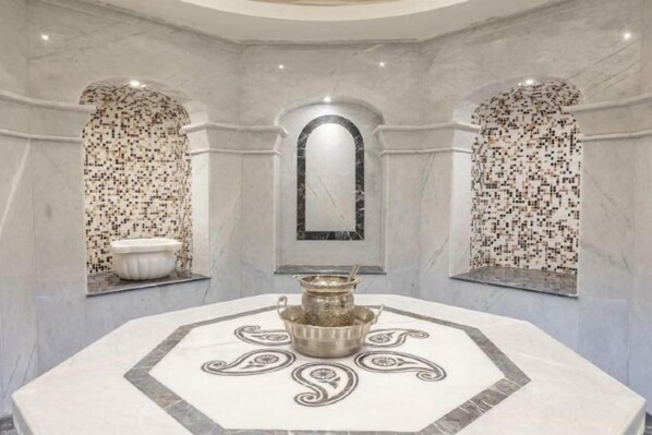 Interior - Four Seasons Hotel Baku (Baku)