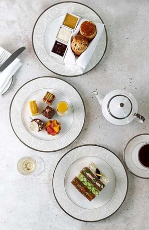 إفطار مقابل رسوم