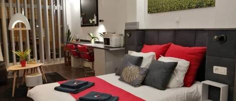 1 غرفة نوم ومكواة/لوح كي وواي فاي