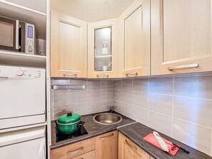 Private kitchen - Lunik Orion by Interhome (Le Corbier)