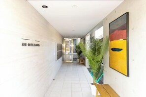 المنشأة من الداخل