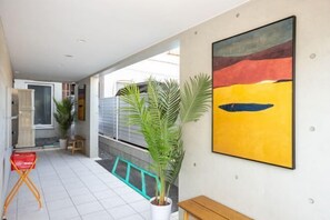 المنشأة من الداخل