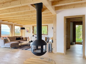 Fernseher, Kamin