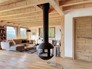 Fernseher, Kamin