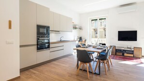 Fridge, oven, dishwasher, cookware/dishes/utensils - NoLo 51 by Interhome (Milan)