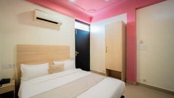 Deluxe Double Room, Balcony | In-room safe, soundproofing, free WiFi, bed sheets
