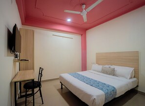 Executive Room, Balcony | In-room safe, soundproofing, free WiFi, bed sheets - HOTEL CAPITOL SQUARE (Jaipur)