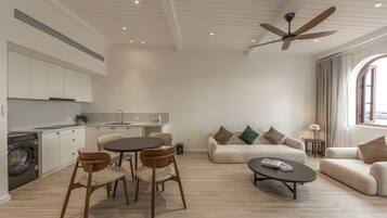 Deluxe Apartment, 1 Bedroom, Sea View | Living area