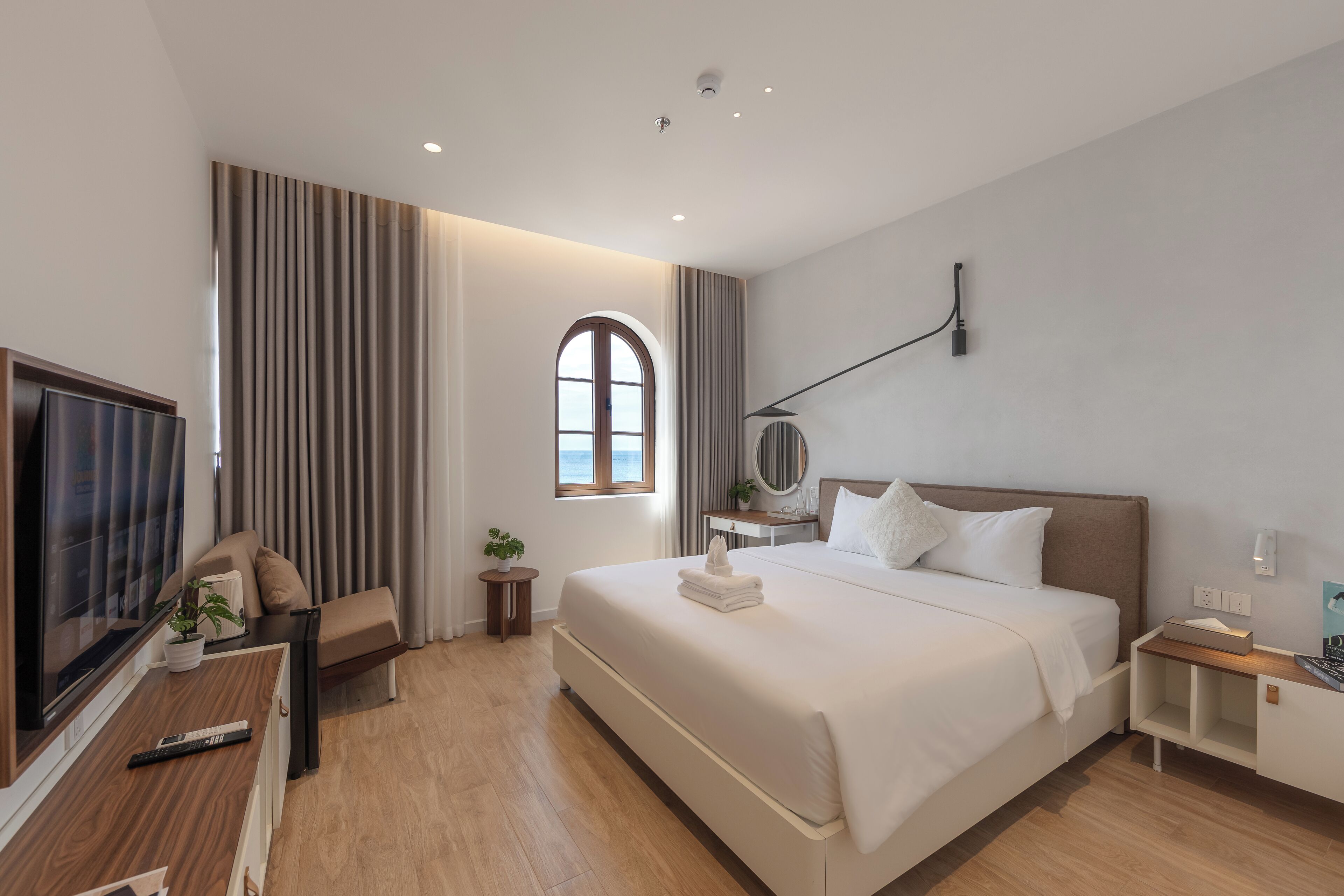 Deluxe dubbelrum - havsutsikt | Skrivbord, arbetsyta för laptop och gratis wi-fi