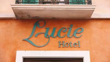 Fachada de la propiedad