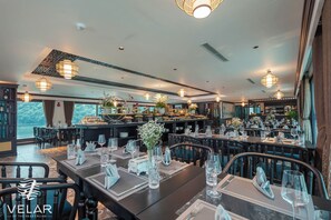 Restaurant - Velar Of The Sea Cruise (Ha Long)