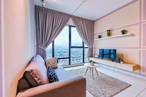 Room - Mid Valley Southkey Mosaic by RR JBcity (Plentong)