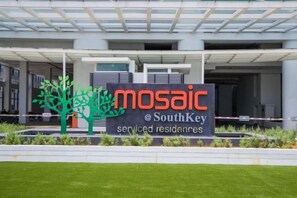 Unclassified image, 4 of 9, button - Mid Valley Southkey Mosaic by RR JBcity (Plentong)