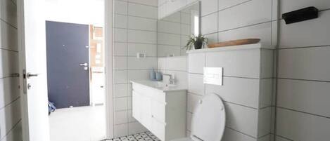 Doccia, asciugacapelli, sapone