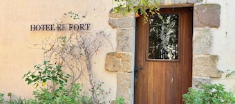 EL FORT D'ULLASTRET. Apartamento 1. Estudio con cama King Size.