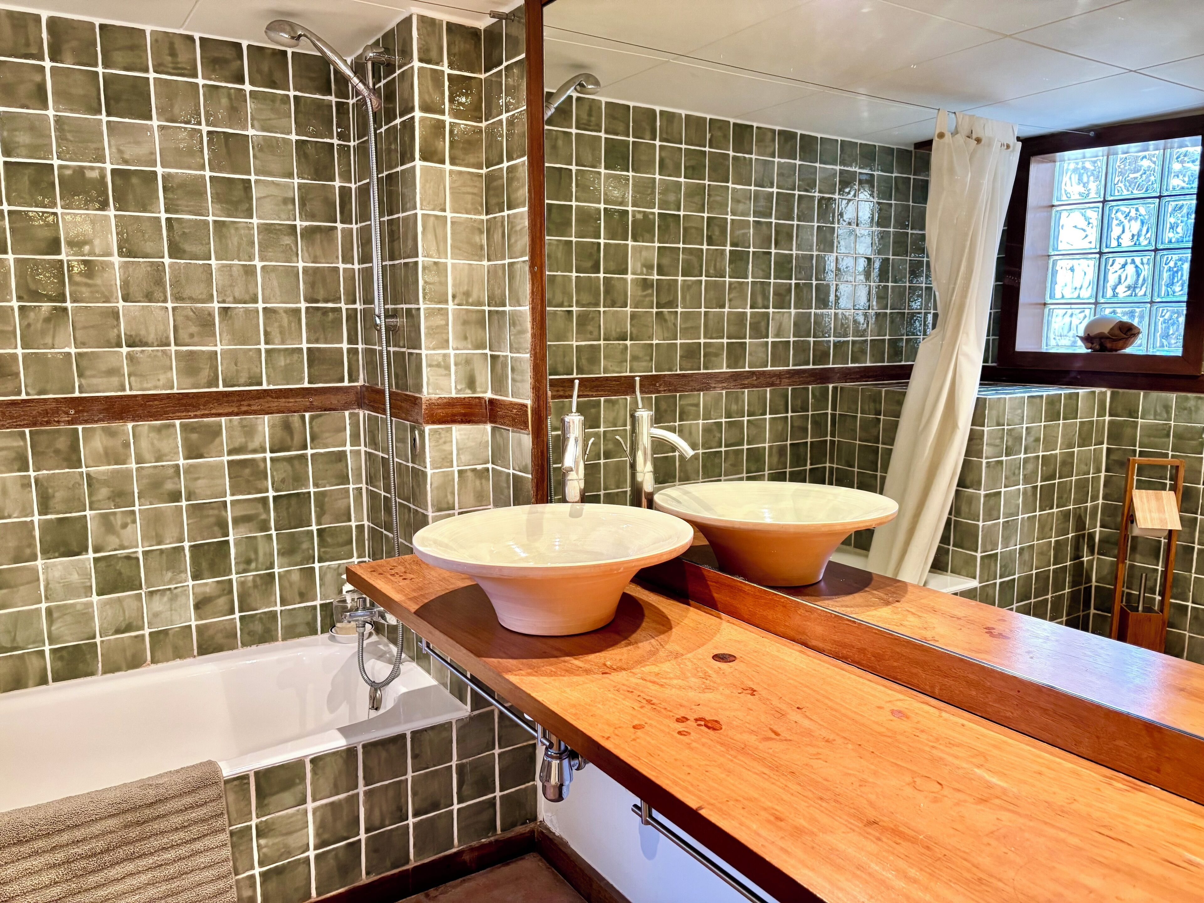 Hair dryer, bidet, towels, soap