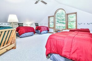 4 Schlafzimmer, Schreibtisch, Bügeleisen/Bügelbrett, kostenloses WLAN