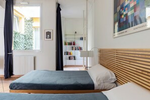 Appartement, 2 chambres | Bureau, fer et planche à repasser, accès au Wi-Fi (inclus)