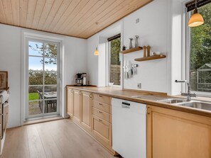 Fridge, microwave, dishwasher, cookware/dishes/utensils - "Nette" - 2km to the fjord by Interhome (Thyholm)