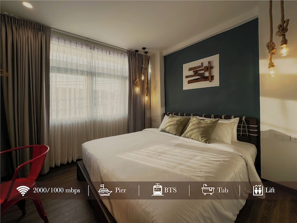Deluxe Double Room, 1 King Bed, Private Bathroom, City View | Desk, laptop workspace, free WiFi