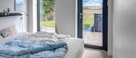 2 bedrooms, free WiFi