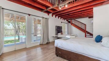 7 bedrooms, iron/ironing board, WiFi, bed sheets