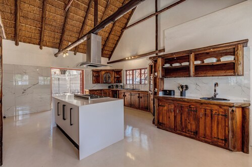 Superb 7-bedroom villa in Sandton