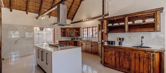 Superb 7-bedroom villa in Sandton