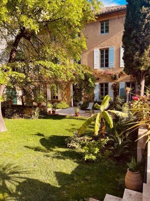 Jardines del alojamiento