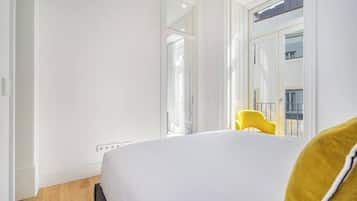 StrykjÀrn/strykbrÀda, wi-fi och sÀngklÀder