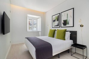 2 slaapkamers, een strijkplank/strijkijzer, reisbedje, wifi