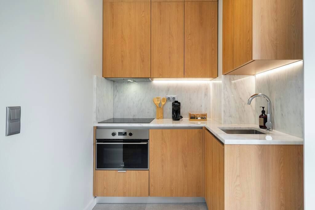 Frigorífic, microones, forn i placa de cuina 