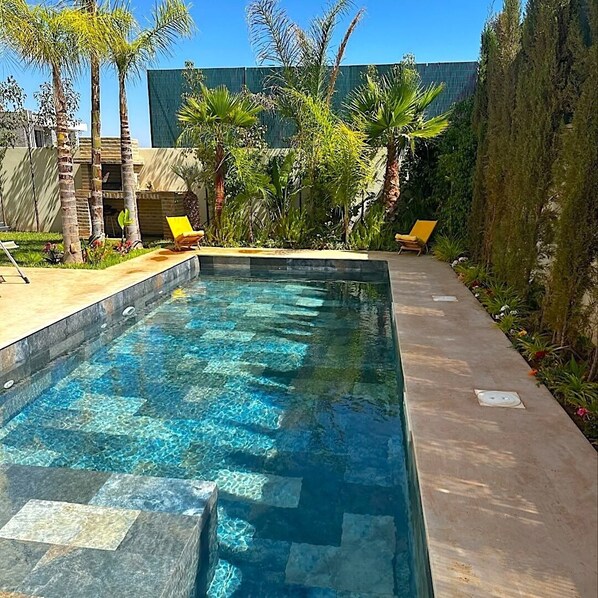 Piscine extérieure, piscine chauffée