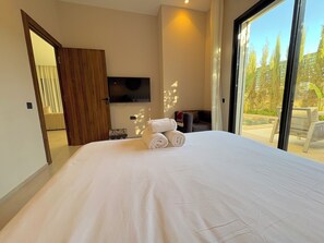4 bedrooms, desk, free WiFi, bed sheets