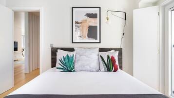 Bügeleisen/Bügelbrett, Reisekinderbett, WLAN, Bettwäsche