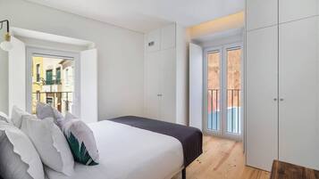 2 bedrooms, iron/ironing board, travel crib, WiFi