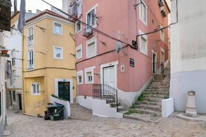 Exterior - Cozy Alfama Apartment Near Fado & Historic Sights (Lisboa)
