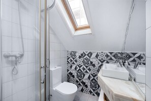 Douche, sèche-cheveux