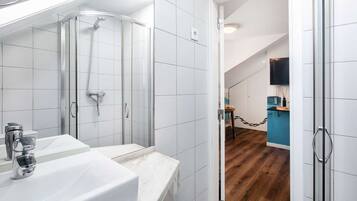 Een douche, een haardroger