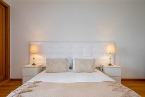 2 dormitorios, tabla de planchar con plancha, wifi y ropa de cama