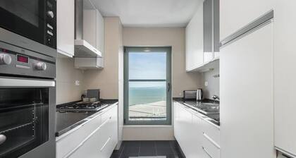Panoramic View w/ Elevator & View | Biz Traveler