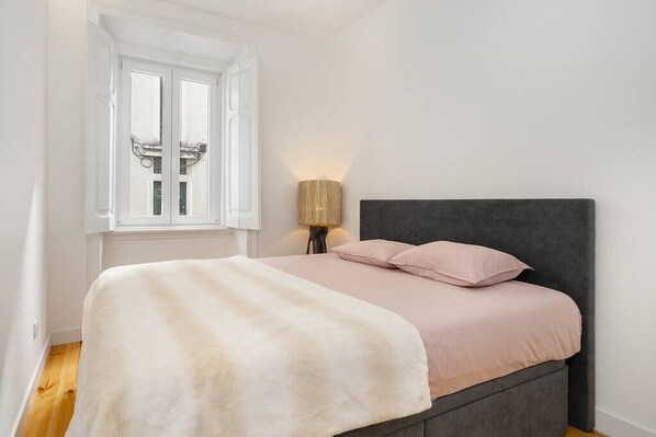 1 bedroom, iron/ironing board, travel cot, WiFi